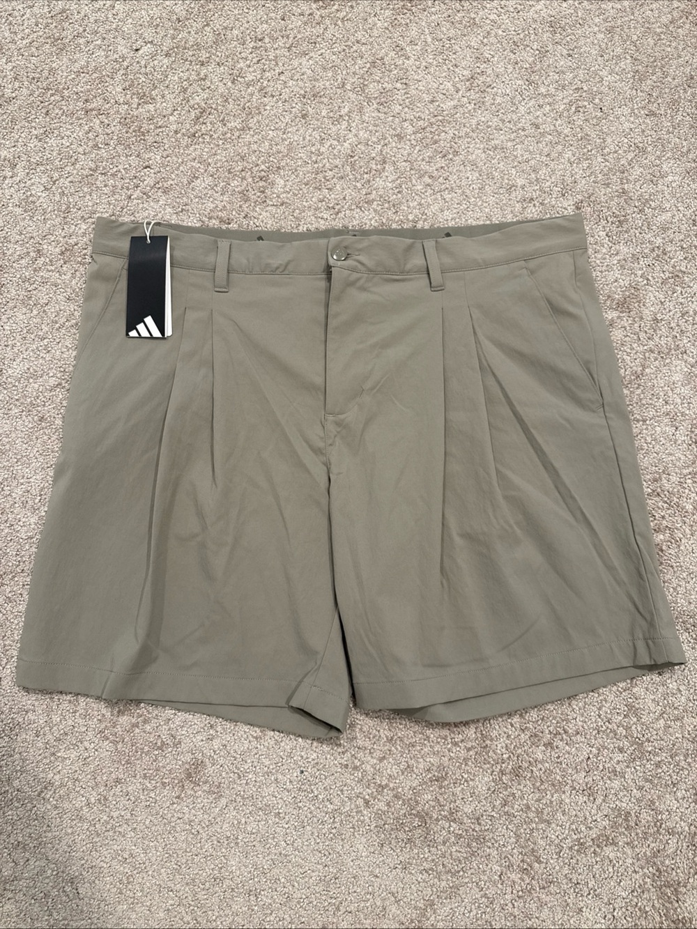 Men’s Size 38 Adidas Pleated Golf Shorts Tan Khaki JW3448